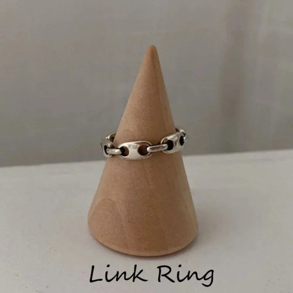 Minimalist 925 Sterling Silver Dainty Minimalist Heart Link Knot Twist Ring - Picture 7 of 8